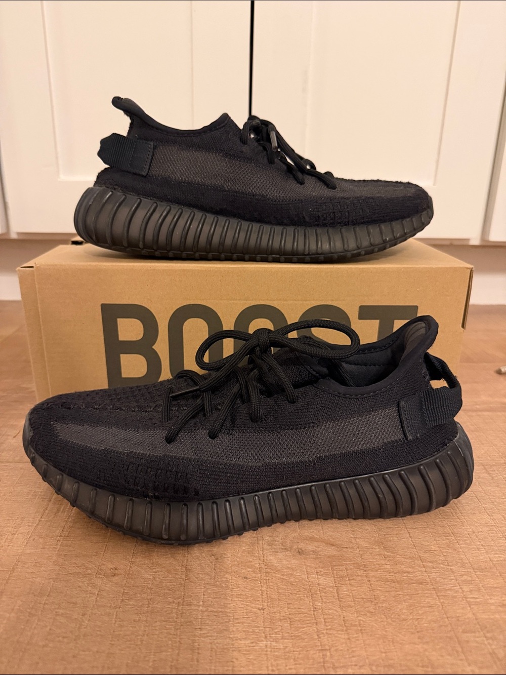Yeezy Boost 350 V2 Triple Black Men's Sneakers Size 8.5